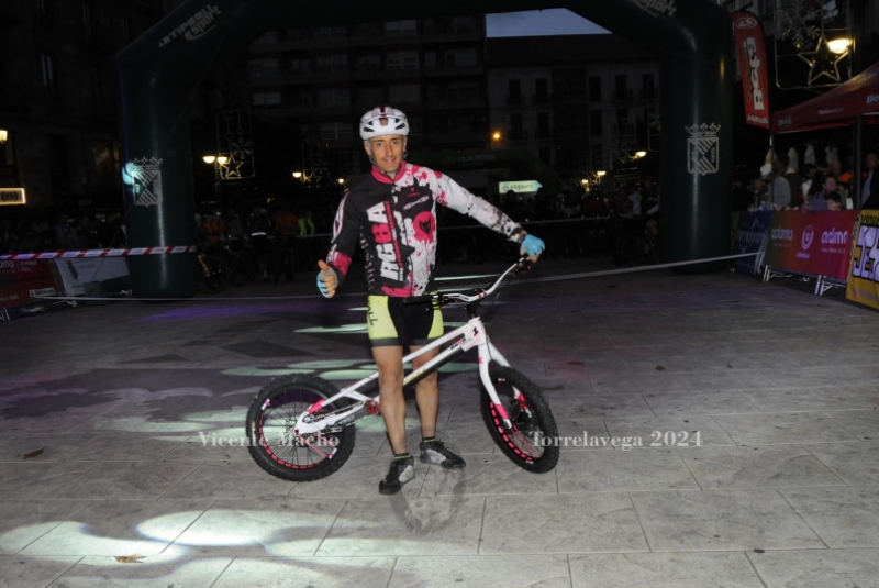 adamo-night_375