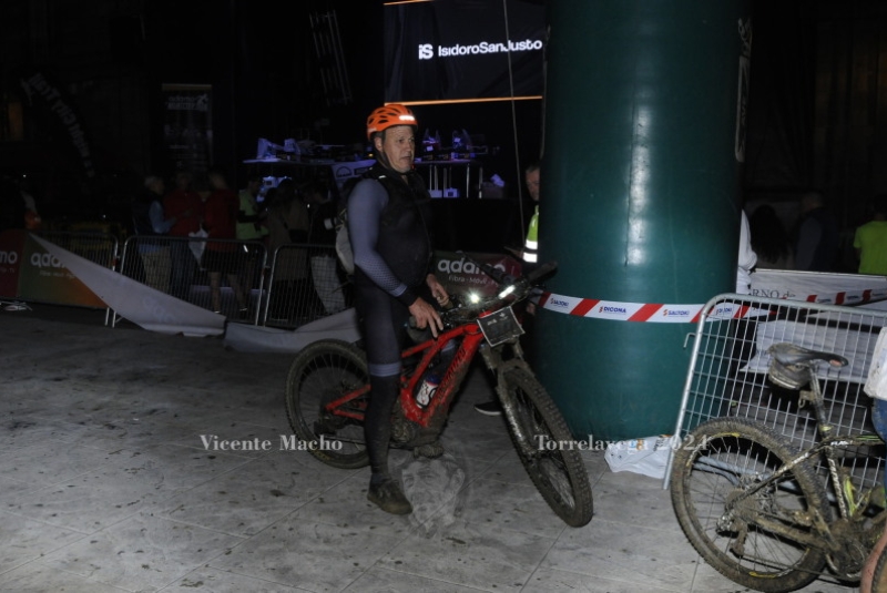 adamo-night_725