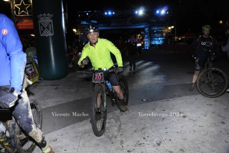 adamo-night_818